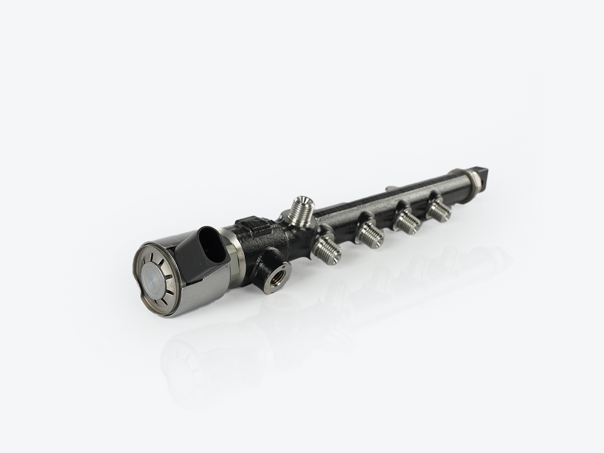 An image showing a side view of Rail Fuel DFR 4.2 LHPV 19.1CC Rail (Part 320/A6748)